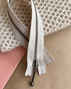 Komplet Strikkekit: Florence Bag (Lille) fra PetiteKnit
