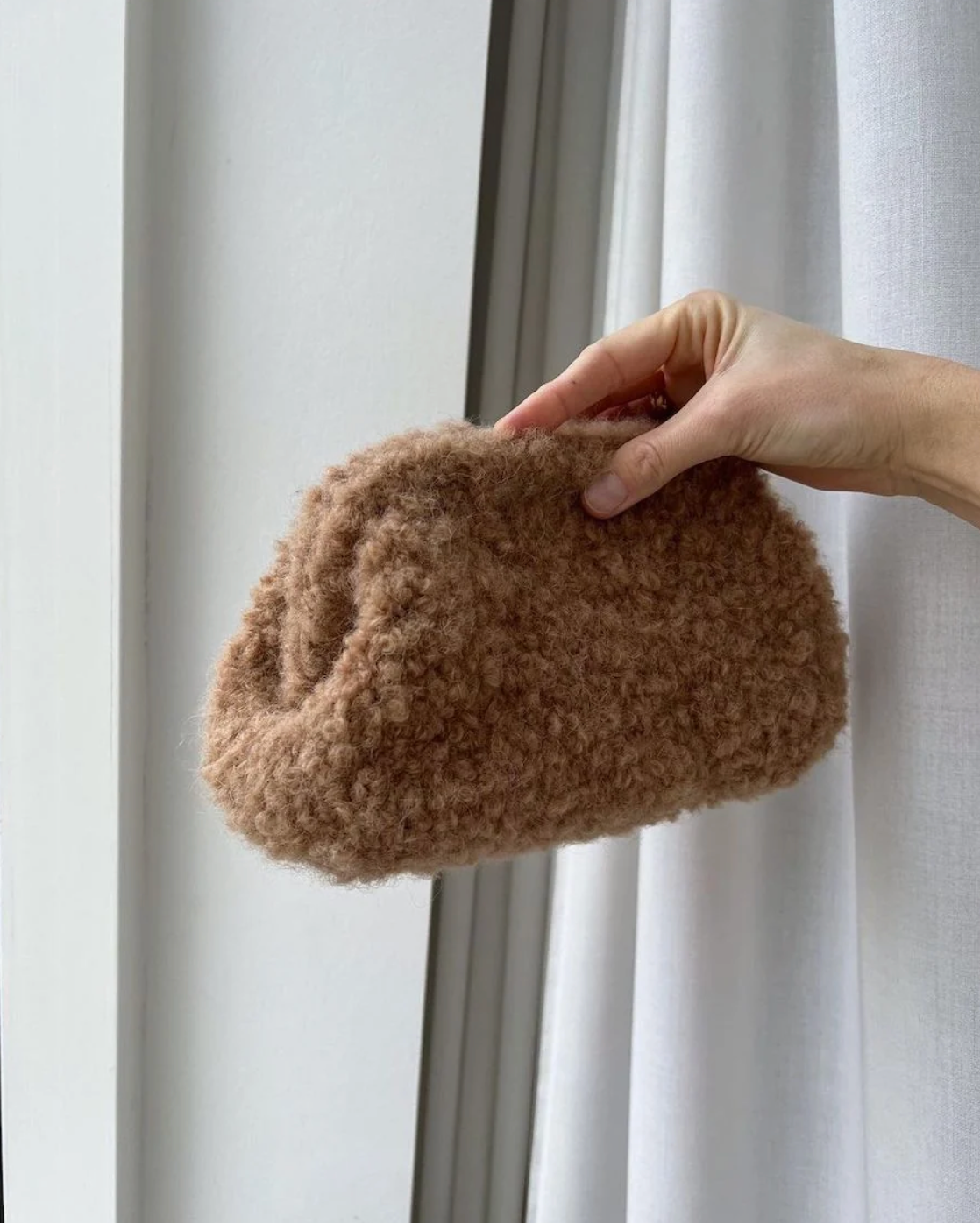 Komplet strikkekit - Teddy Clutch (PetiteKnit)